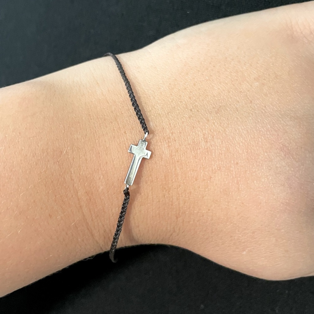 Silver cross adjustable bracelet